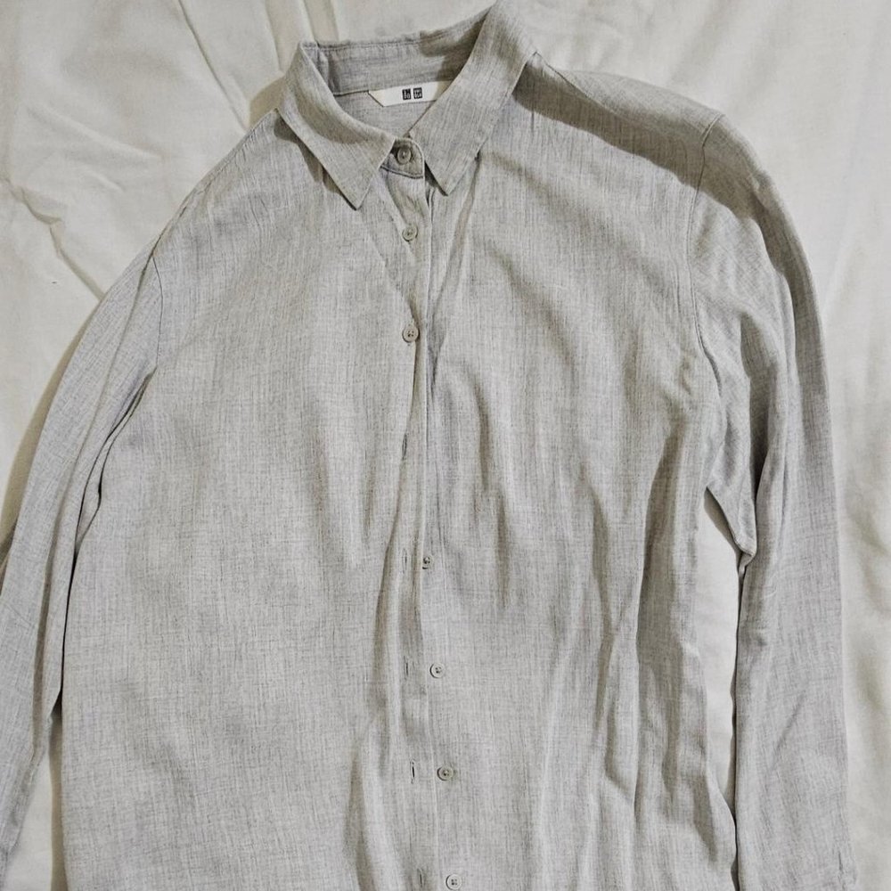 Uniqlo Grey Buttoned Shirt
